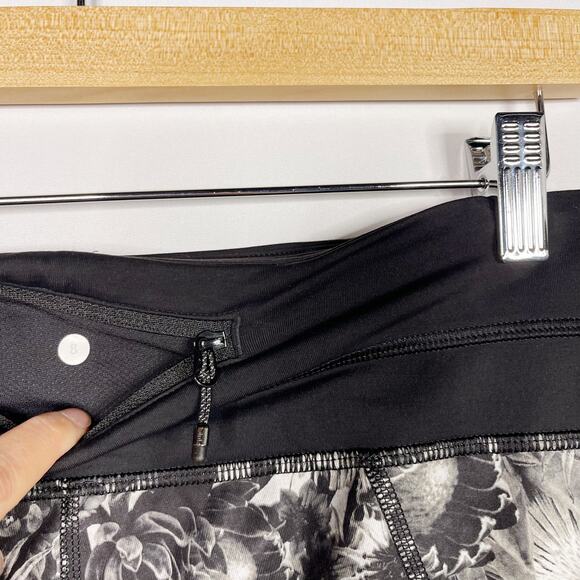 Lululemon Womens 8 Black White Run Inspire Crop II All Luxtreme Flowabunga - Picture 9 of 9